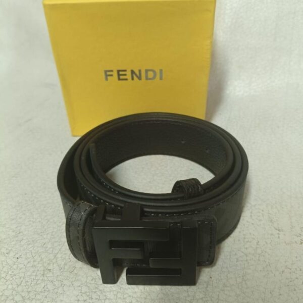 Cinturón Fendi